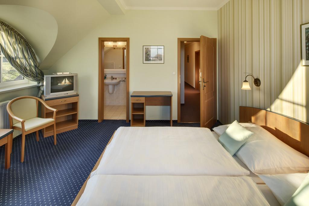 Hotel Kolonie Křivoklát Zewnętrze zdjęcie
