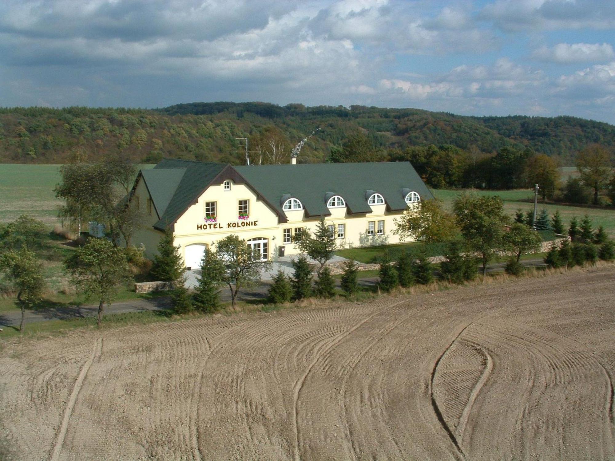 Hotel Kolonie Křivoklát Zewnętrze zdjęcie