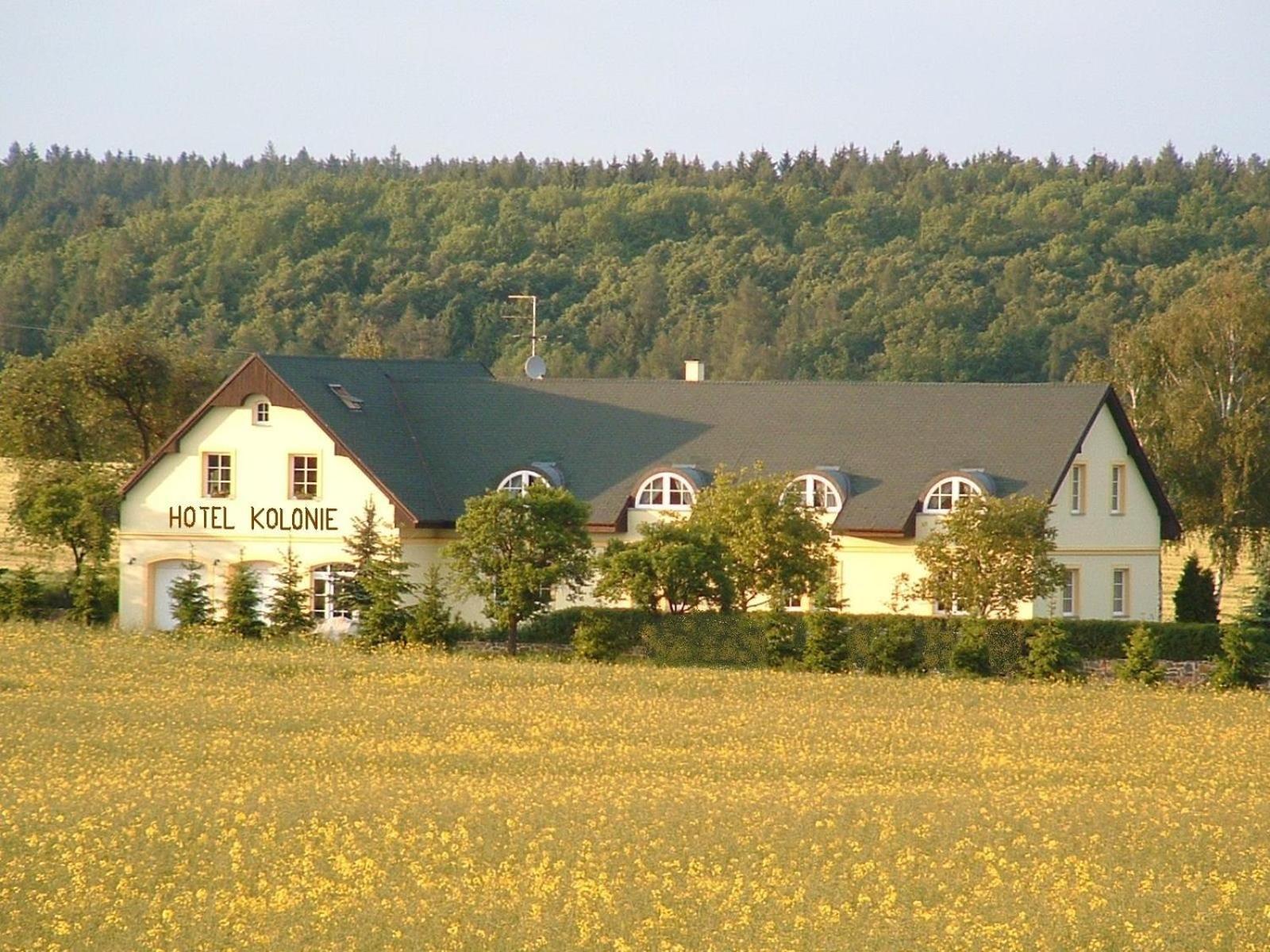 Hotel Kolonie Křivoklát Zewnętrze zdjęcie