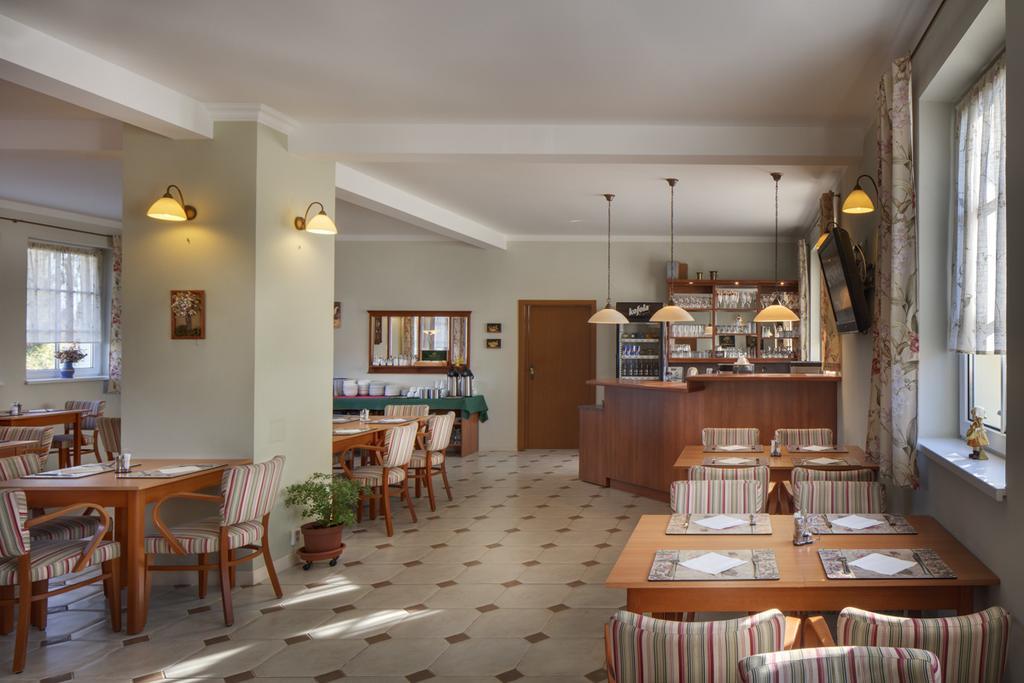 Hotel Kolonie Křivoklát Zewnętrze zdjęcie
